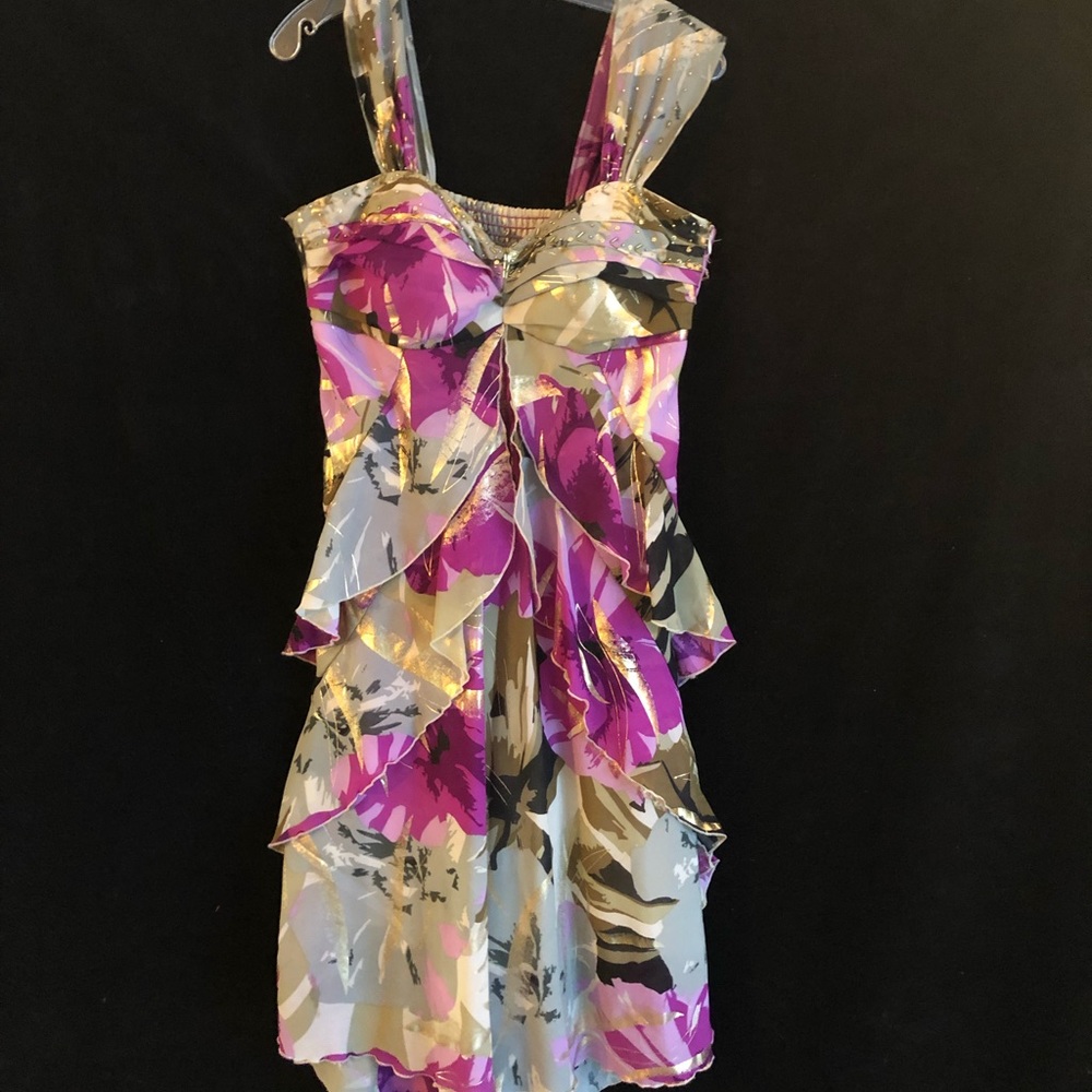 Signature by Robbie Bee